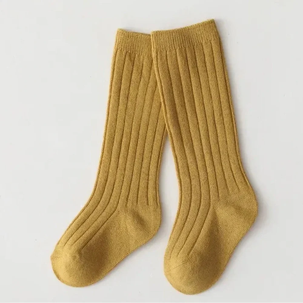 New lot of 5 pair of baby knee high socks 0-6 months